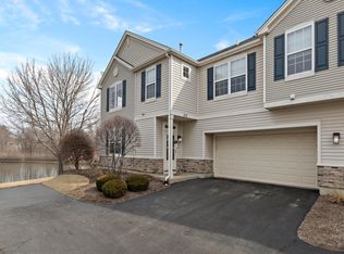 212 Bakers Dr W, Lakemoor, IL 60051