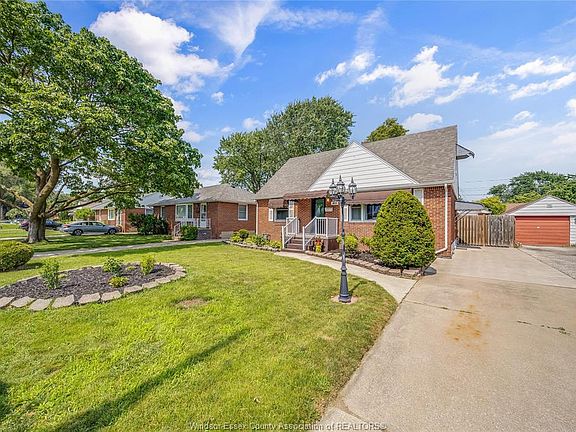 2nd image of 1030 Isabelle Pl