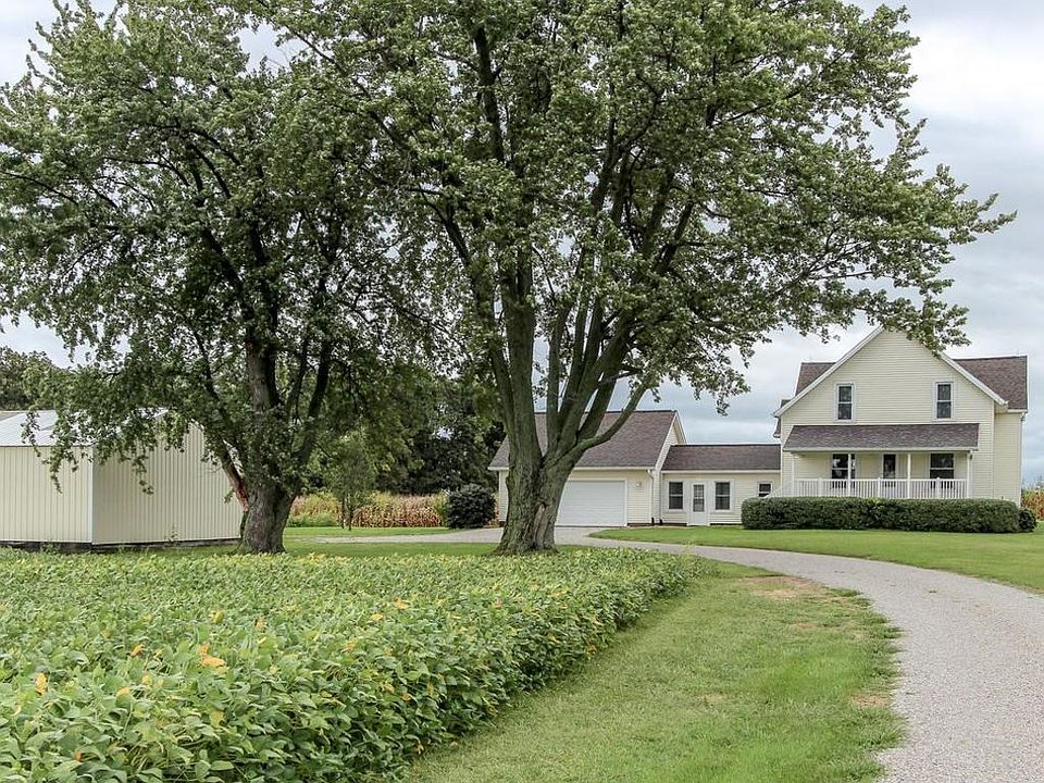 Exterior Front / Driveway