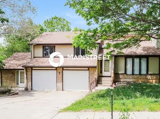 5804 NW Klamm Dr, Kansas City, MO 64151