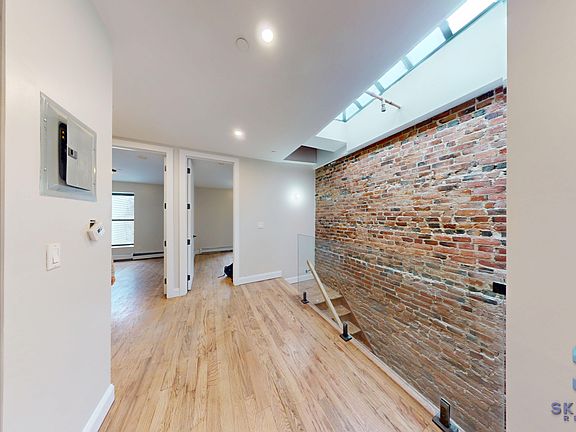 2nd image of 429 Pulaski St