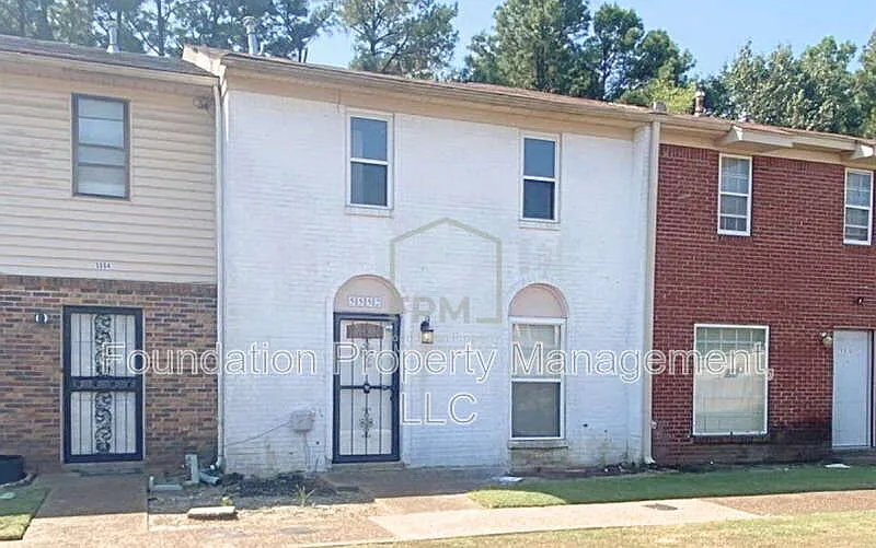 3 bed, 2.5 bath, 1640 sqft, $1,275 — Photo 1