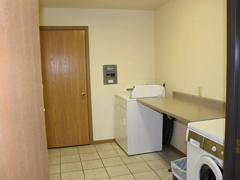 3401 Wilson Ave — Photo 4
