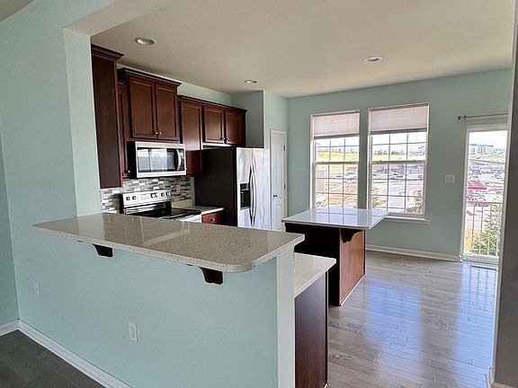 5th image of 50 Landis Ct