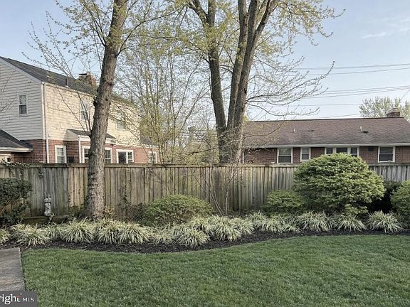 5th image of 2502 Hughes Rd