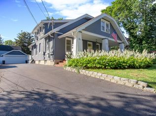 30 Sterling Ct, Huntington, NY 11743