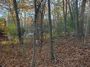 69 Pine Mountain Rd, Cape Neddick, ME 03902