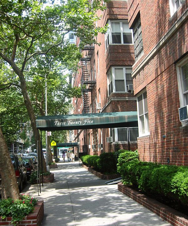 2nd image of 325 E 77th St APT 6A