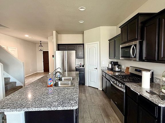 4th image of 1900 Twin Falls Dr