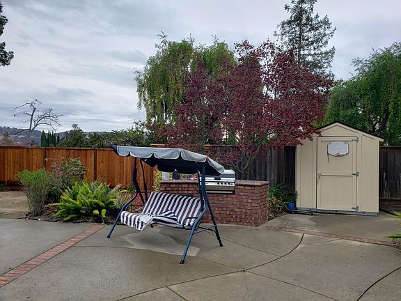 3rd image of 7214 Heitz Ct