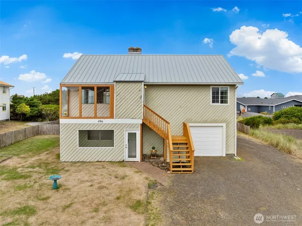 496 Winlock Street, Ocean Shores, WA 98569