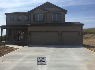 17221 Meredith Ave, Omaha, NE 68116