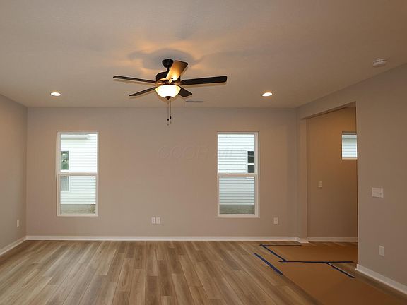 3rd image of 2776 Coltstail Dr
