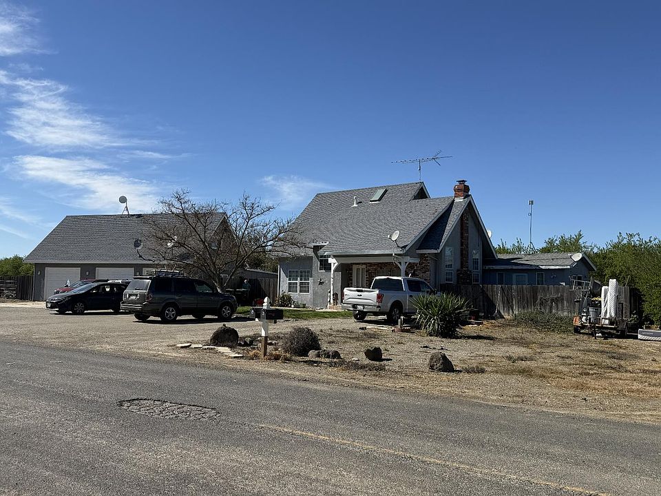 1st image of 1613 Fig Ave