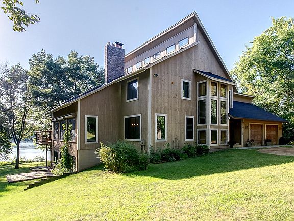 3rd image of 21770 Calmor Ave