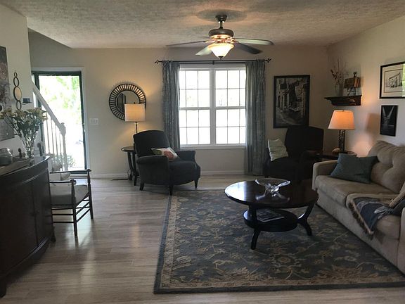 3rd image of 106 Evergreen Ln
