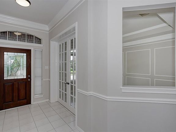 5th image of 1230 Charlton Park Dr