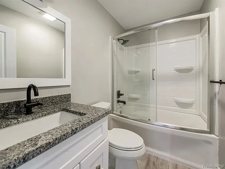 311 Longspur Ln — Photo 8