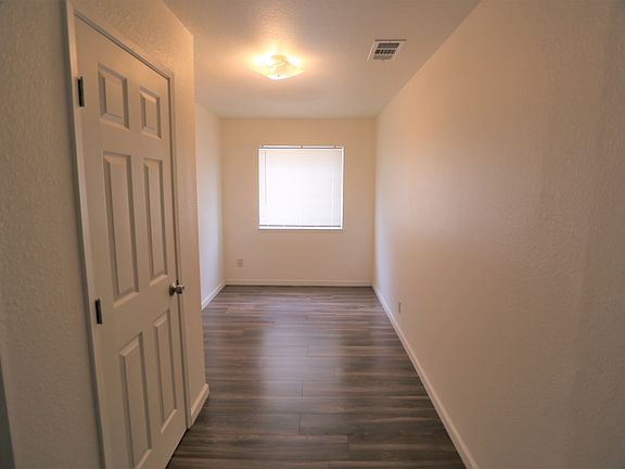 4th image of 9817 N Stephens St #B