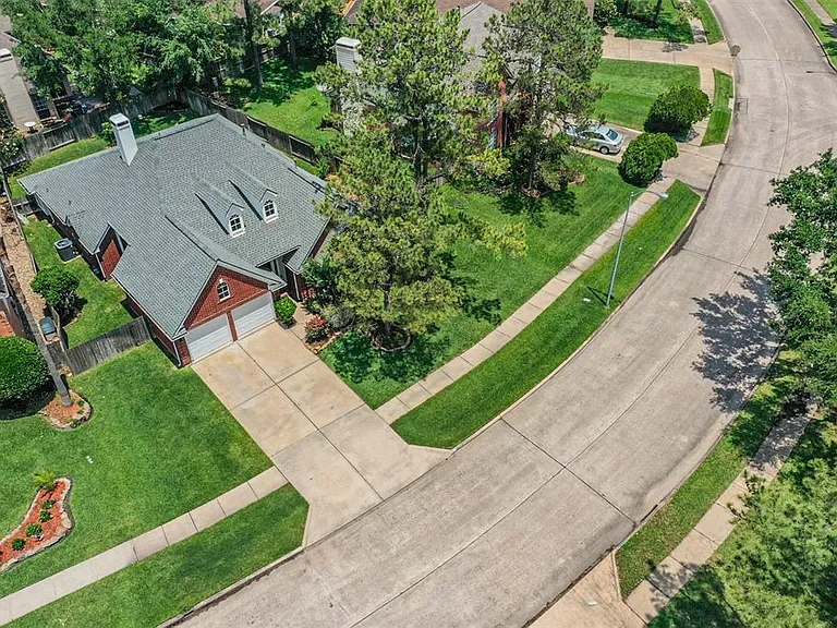 17218 Hamilwood Dr — Photo 18