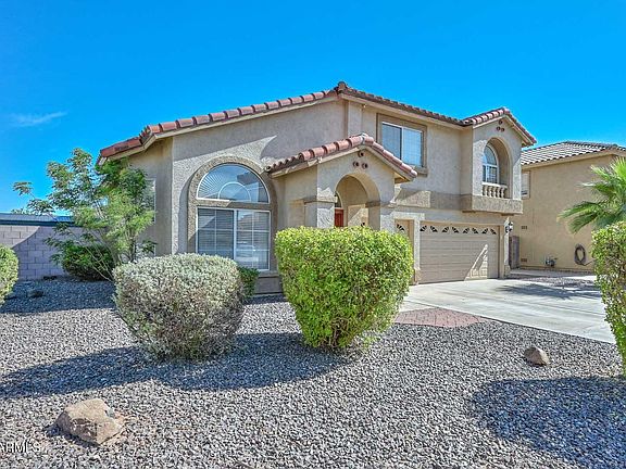 3rd image of 15872 W CALAVAR Road