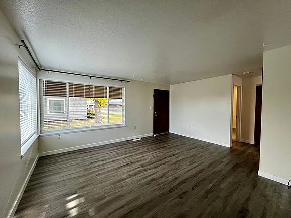 3rd image of 2609 Powerhouse Rd #2
