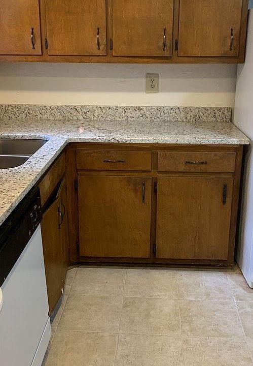 1st image of 3103 Spruce Cir #3103