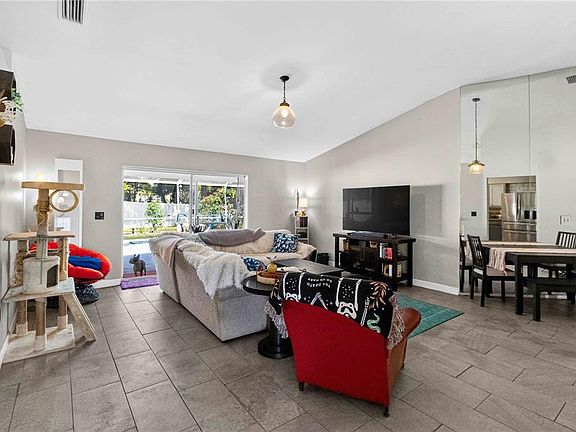 5th image of 1703 LARABIE COURT