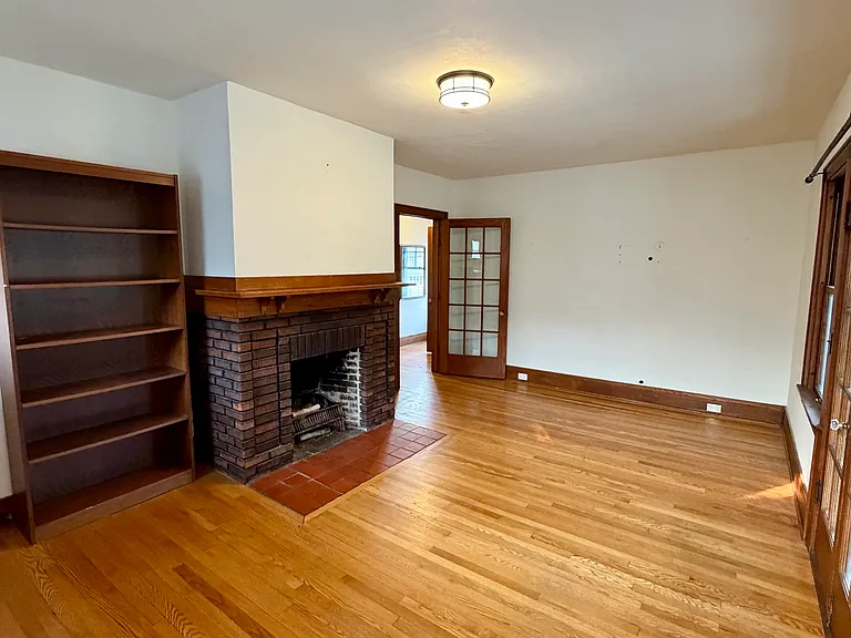 554-556 Whittier Ave #2 — Photo 5