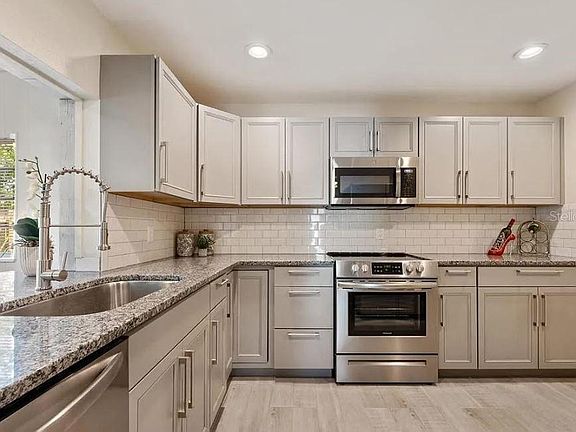 2nd image of 4325 ELLIOT AVENUE