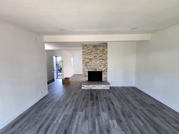 5th image of 8305 Mulberry Ave