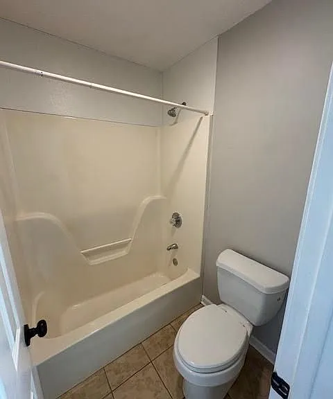 118 W Victoria Ct #D — Photo 5