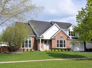 1750 Nicholson Dr, Hoffman Estates, IL 60192