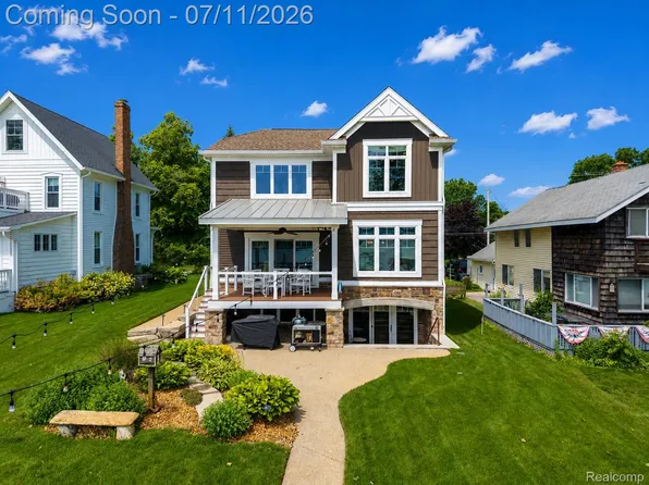 12033 Torrey Rd, Fenton, MI 48430