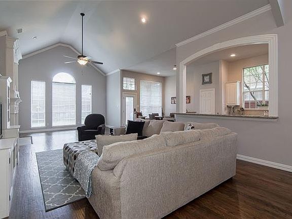 3rd image of 1510 Timber Edge Dr