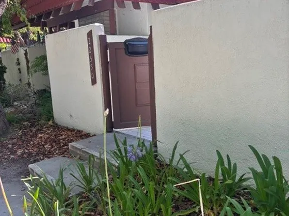 22350 James Alan Cir, Chatsworth, CA 91311