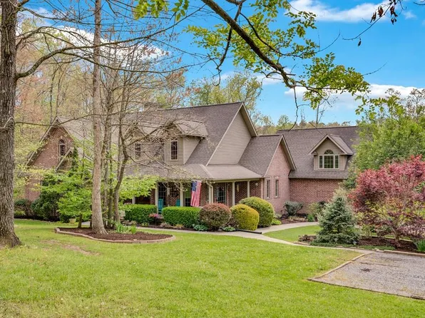 321 Clinchfield Dr, Monterey, TN 38574