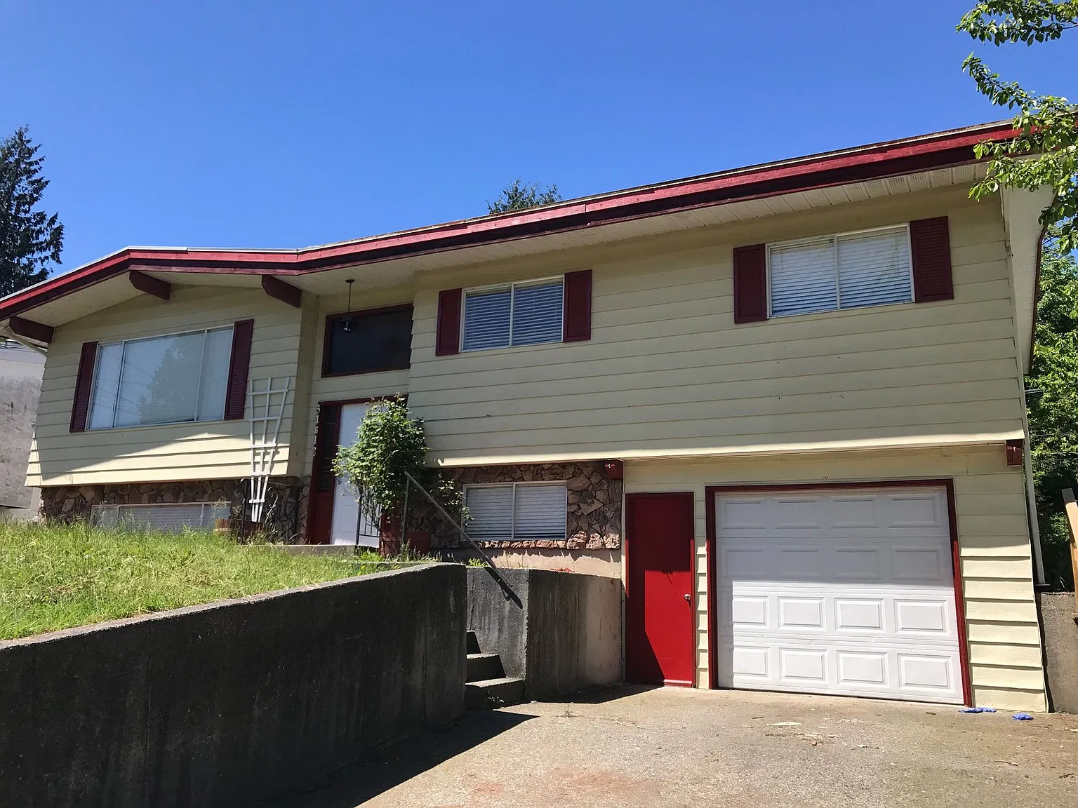 31613 Charlotte Avenue Abbotsford — Photo 1