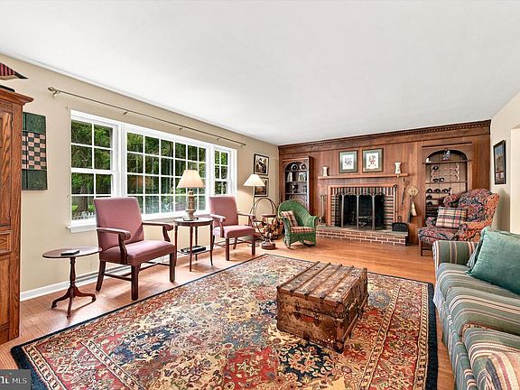 3rd image of 200 Ladbroke Rd