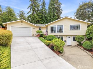 2012 SE Lincoln Circle Circle, Renton, WA 98055