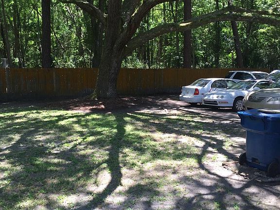 Large back Shade Yard