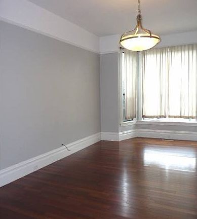 Living Room (other view)