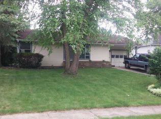 2407 Burrmont Rd, Rockford, IL 61107