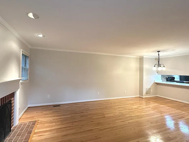 2120 N Tazewell Ct — Photo 12