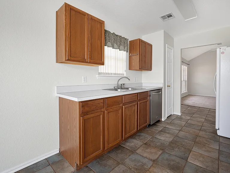 337 W Chantilly Way — Photo 4
