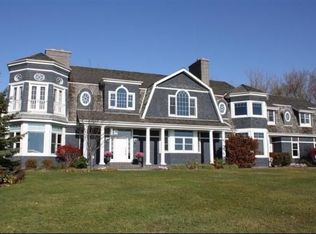 160 Monastery Hill Dr, Village Of Lac La Belle, WI