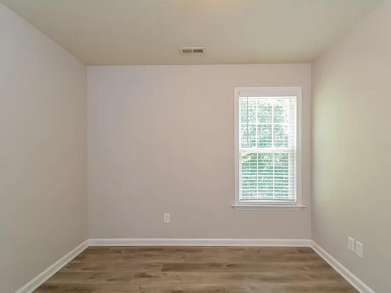 118 Ashton Ct — Photo 16