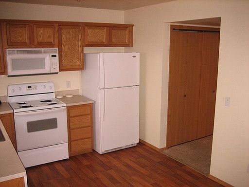2nd image of 235 Clay St #A