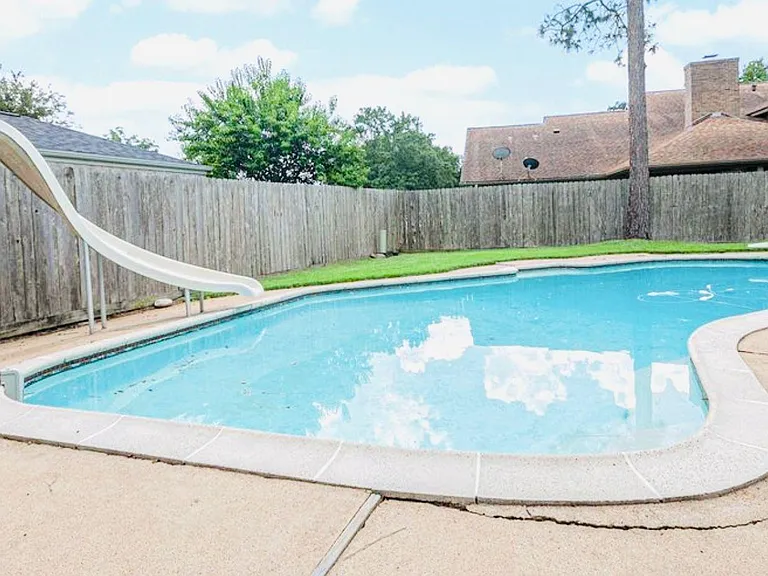 15014 Hollydale Dr — Photo 19