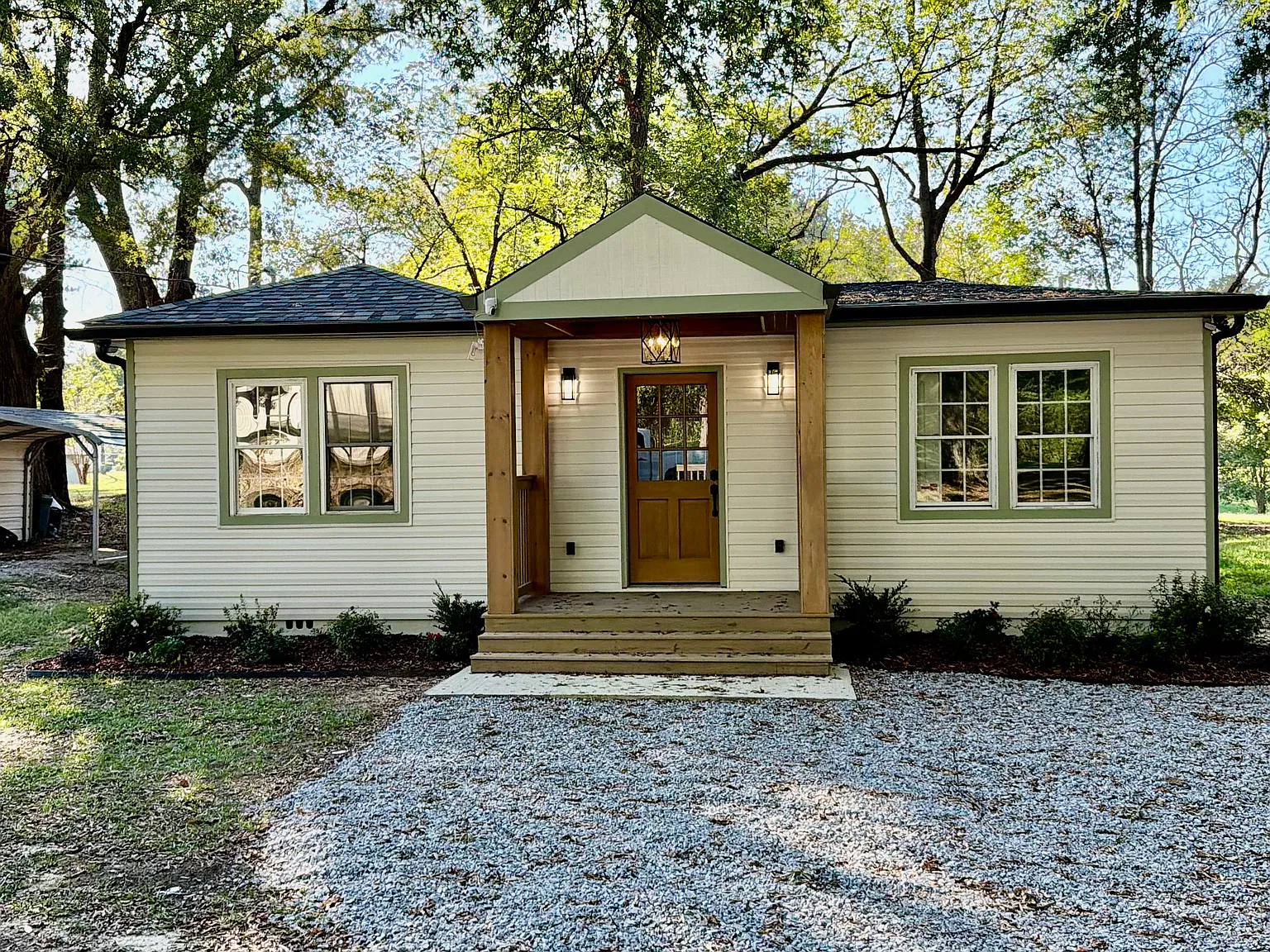 3 bed, 1310 sqft, $1,750 — Photo 1